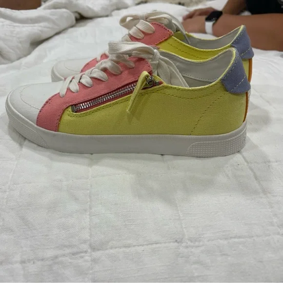 Dolce Vita Zaza Retro Sneakers - Picture 1 of 15